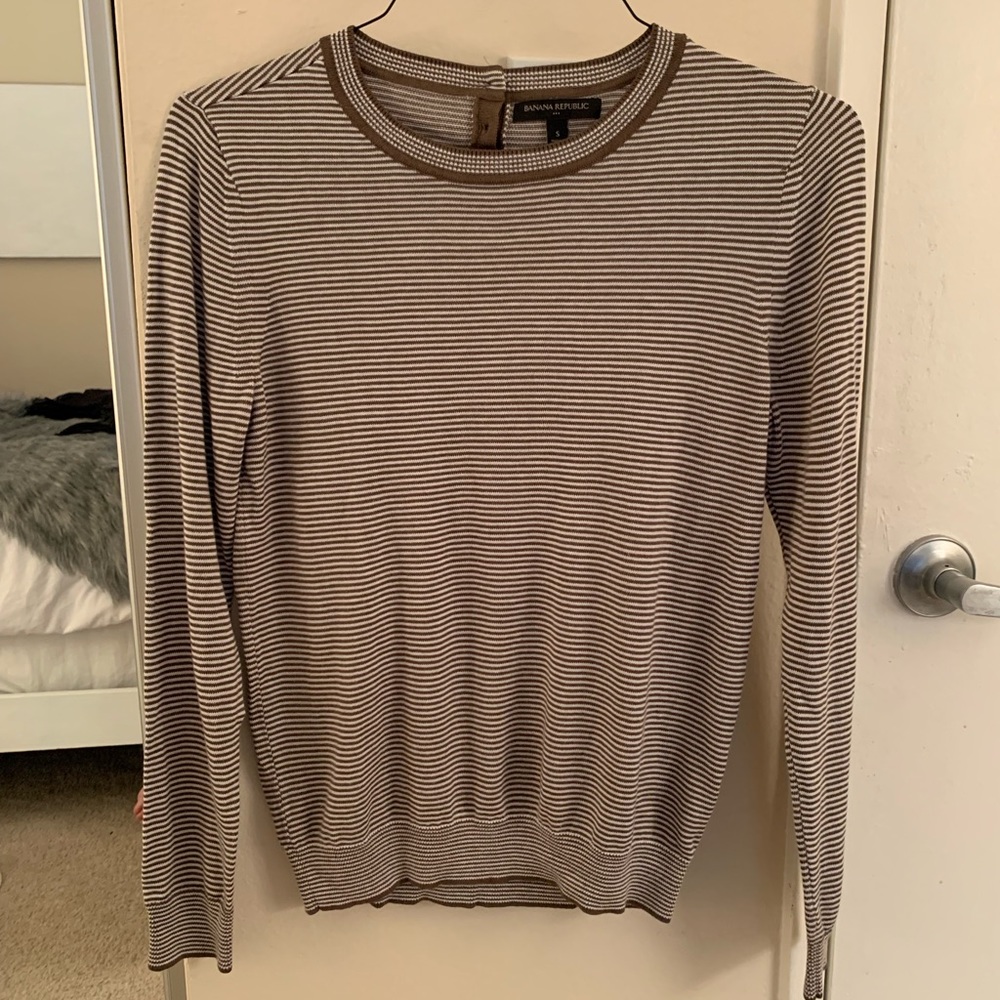 Green and White Knit Sweater